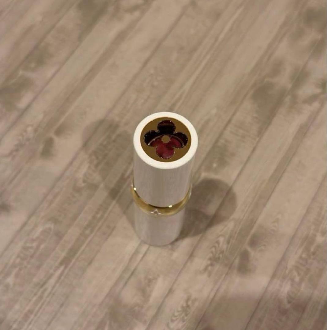 ルイヴィトン　リップバーム 020 ローズエサンシエル