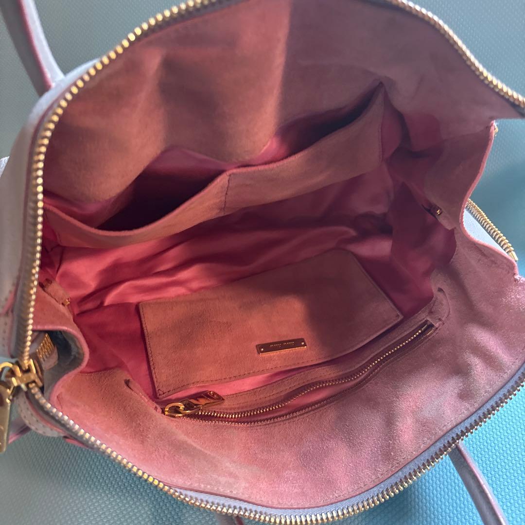 Miu Miu ライトグレー ハンドバッグ