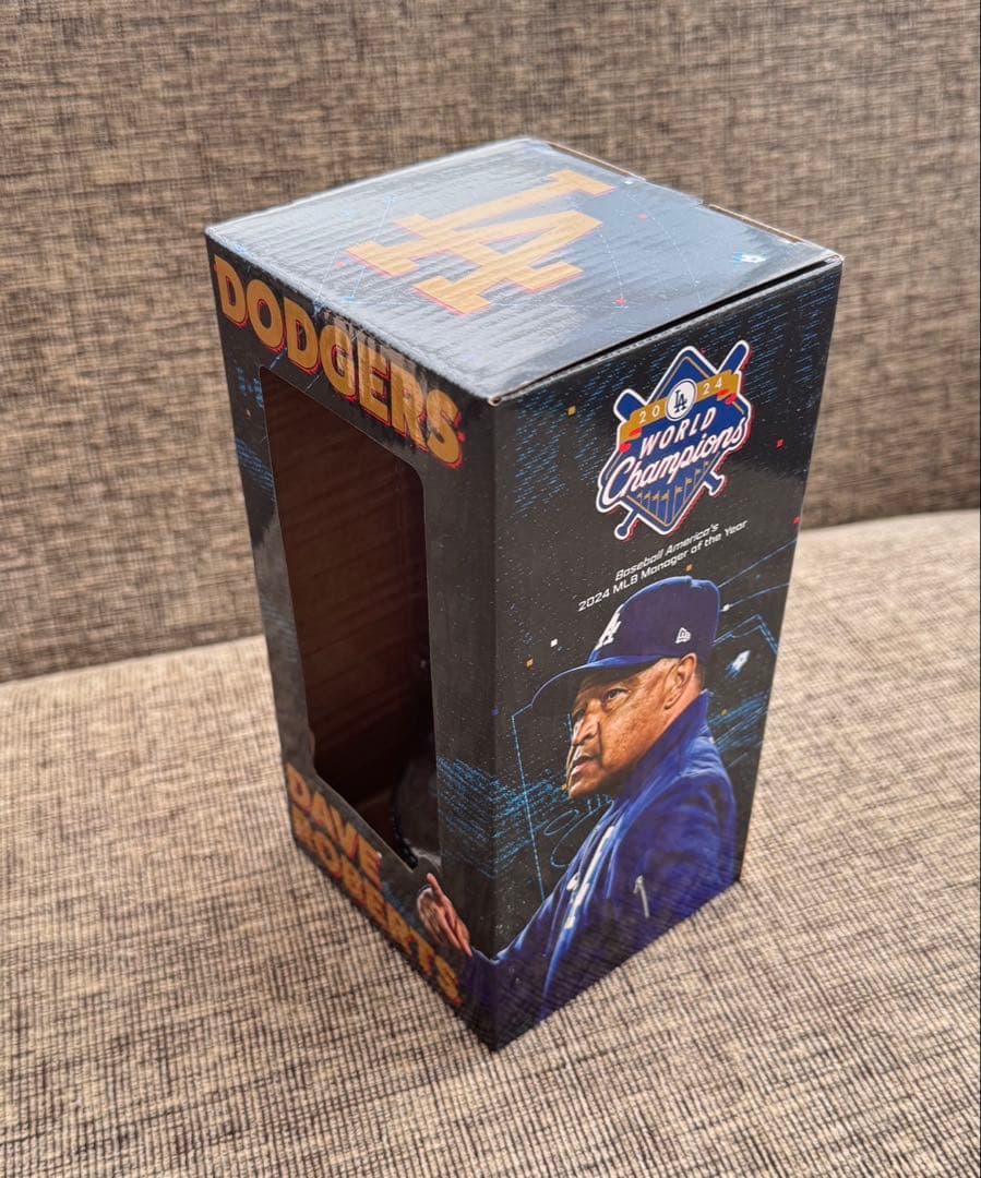 k*i様 【未開封・非売品】球場配布 ドジャース ロバーツ監督 ボブルヘッド