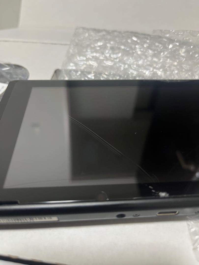 nintendo switch 本体　画面傷有り