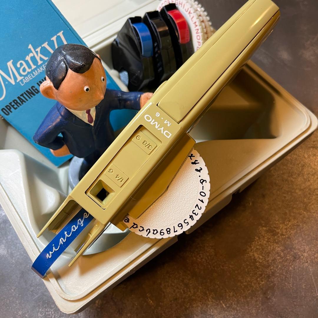 ■製品保証■ 【繋がる筆記体・文字盤4個】ダイモ M-6 DYMO 17515