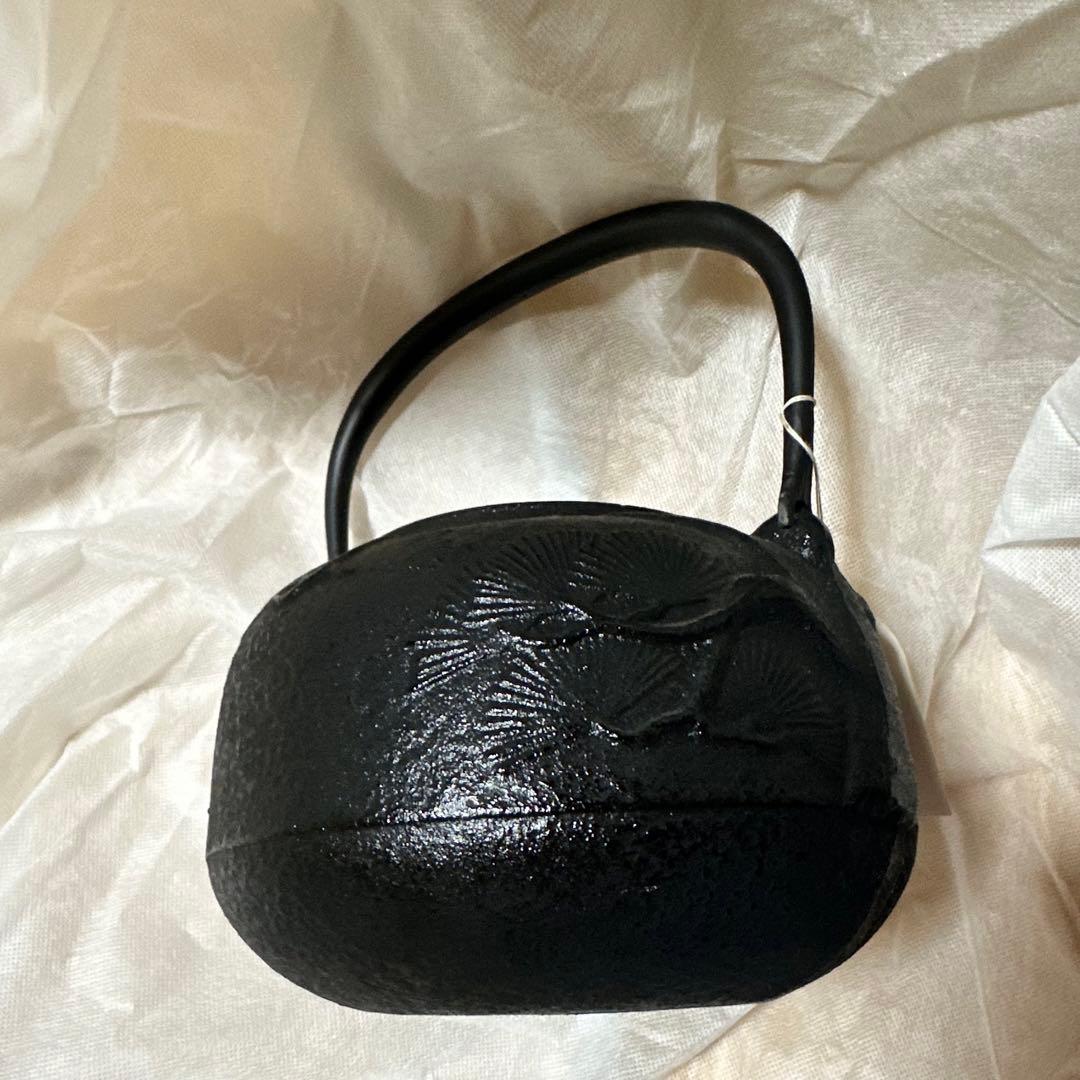 松の葉模様 鉄瓶 黒色