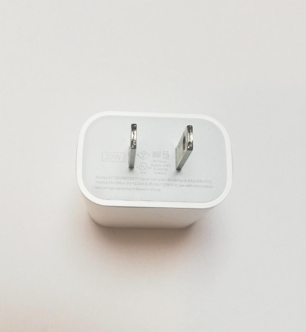 20w 急速充電器　iPhone PD電源アダプタ