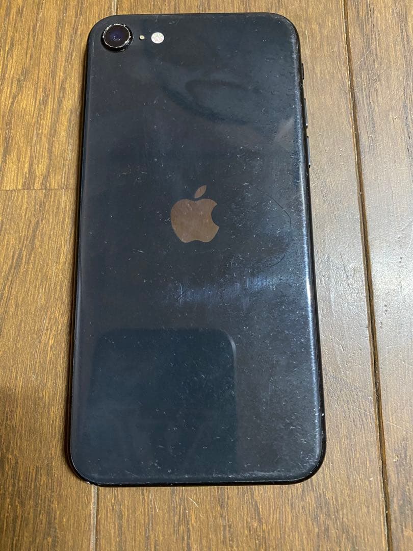 Apple iPhone SE ブラック 本体
