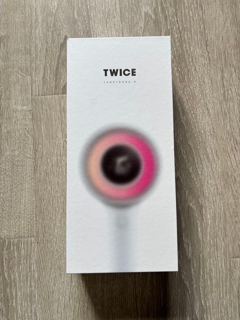TWICE アルバムセット＆Tシャツ、ユニフォーム、ペンライト、トレカまとめ売り