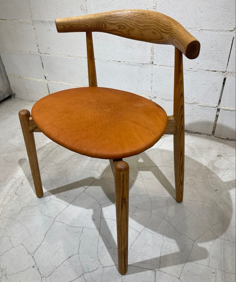 天然木無垢材　エルボーチェア　ダイニングチェア　本革　北欧スタイル　リプロダクト