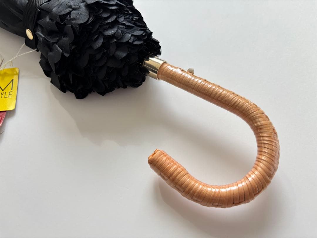 【新品】ランバンオンブルー　日傘　ドビーフリル　楽折　折りたたみ　晴雨兼用　黒