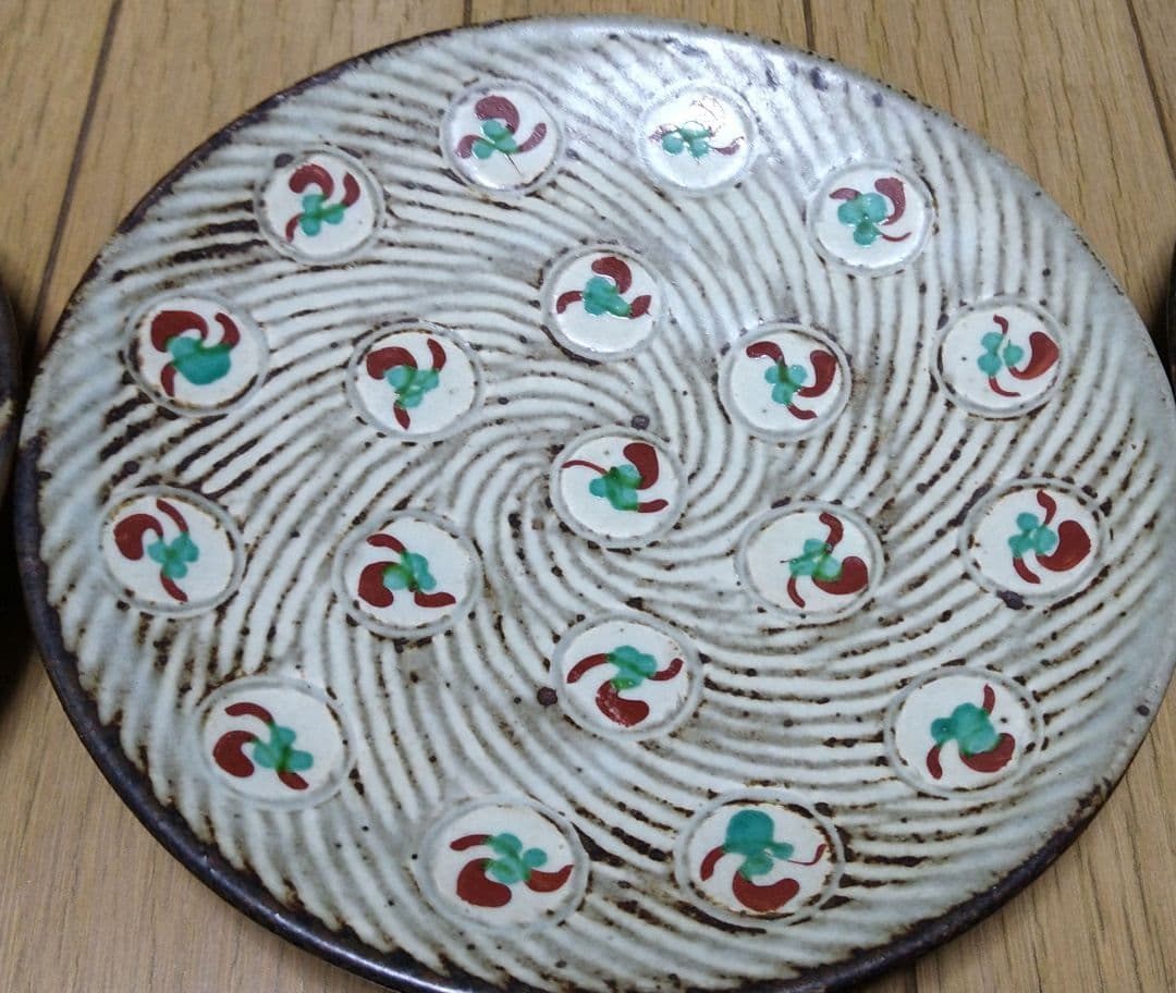 テフテフ島岡達三　組皿