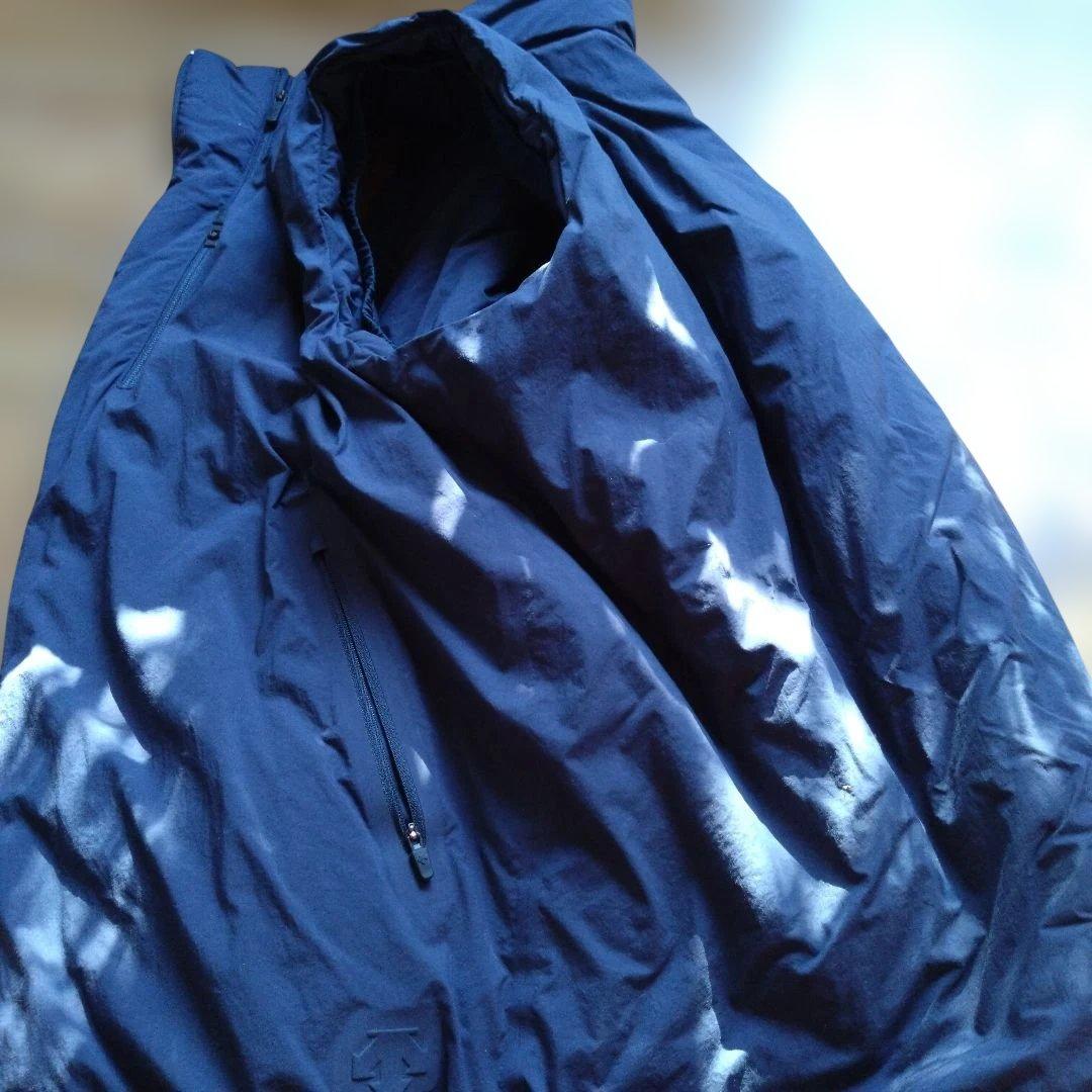 新品デサントオルテライン チタニウムサーモベスト XLサイズ