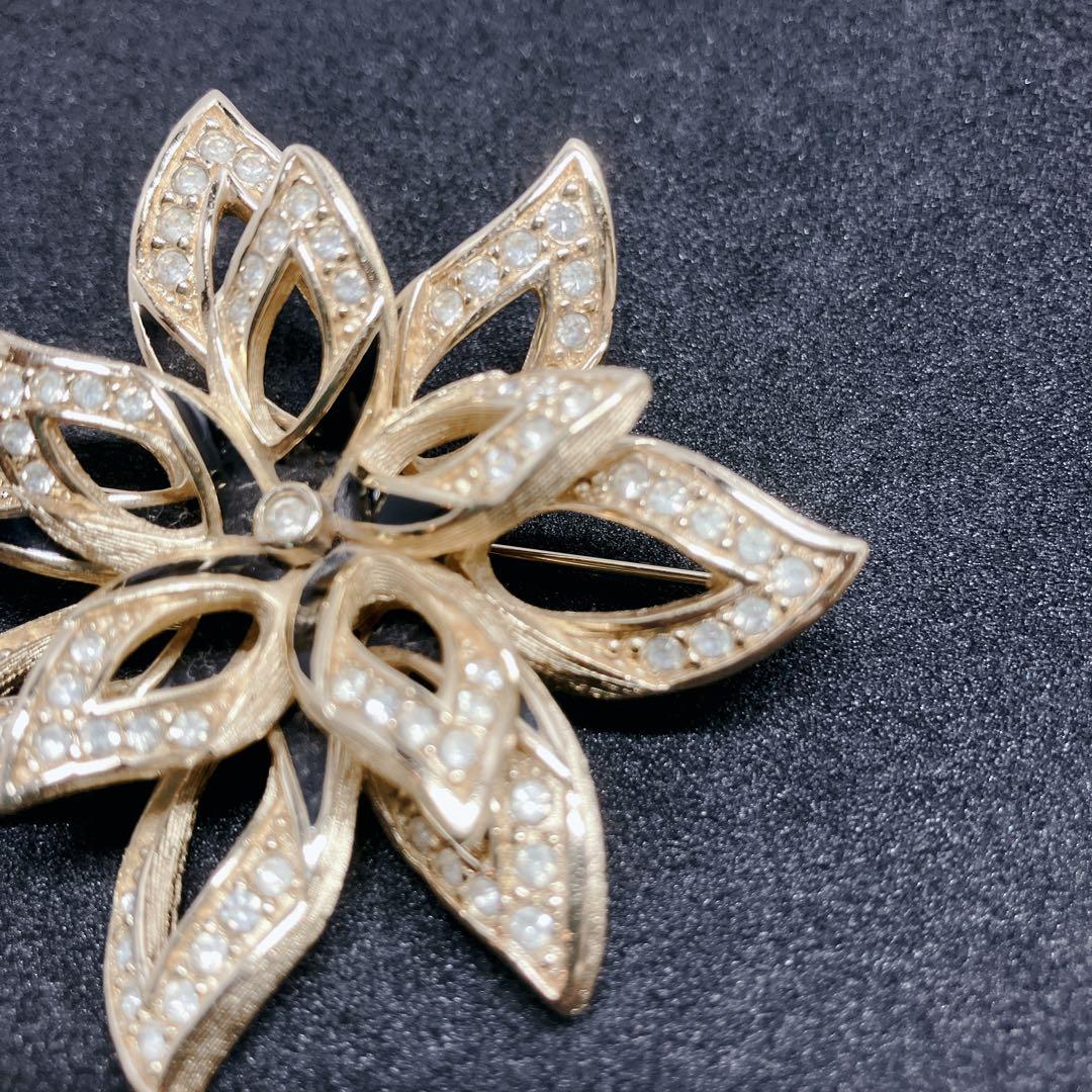 ディオール　ブローチ　ラインストーン　花　フラワー　大ぶり