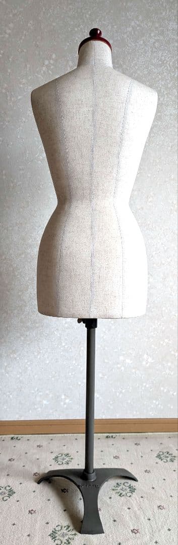 ホワイトファブリックトルソーマネキン