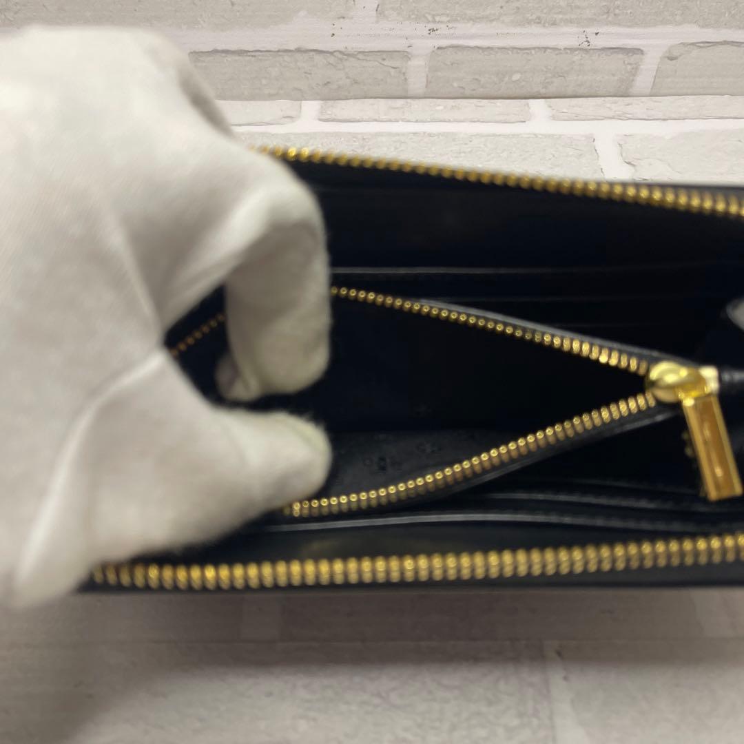 (未使用品)大人気、トリーバーチ、長財布、ラウンドジップ、エナメル地、デカロゴ