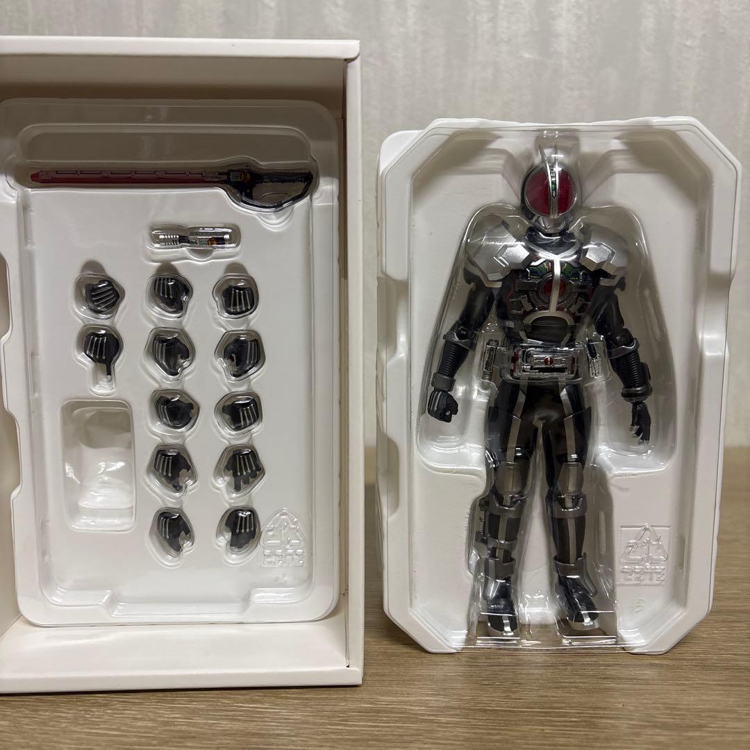 真骨彫　仮面ライダーファイズ　アクセルフォーム
