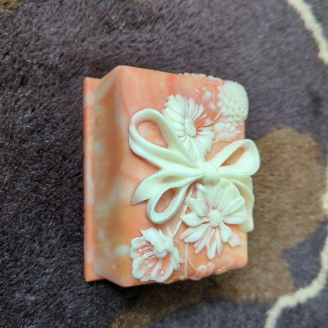 オレンジ色の花模様小物入れ Avondale HANDCRAFTED