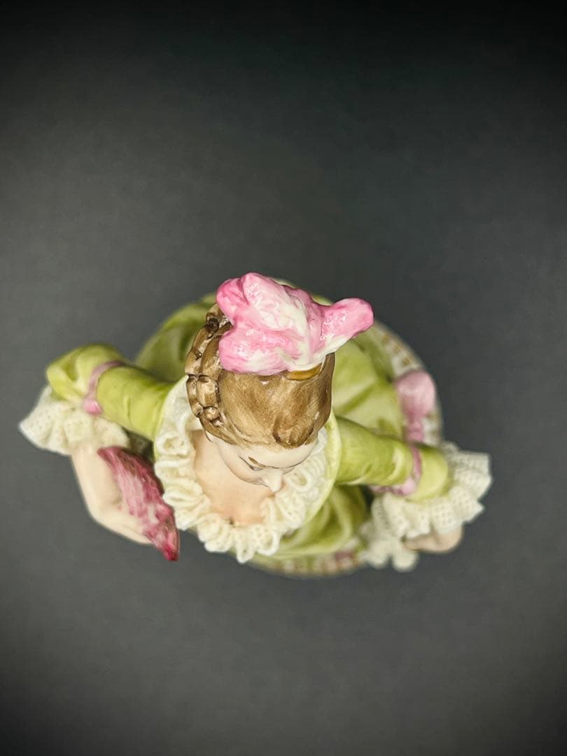 ビクトリアンスタイル 陶器製 女性像