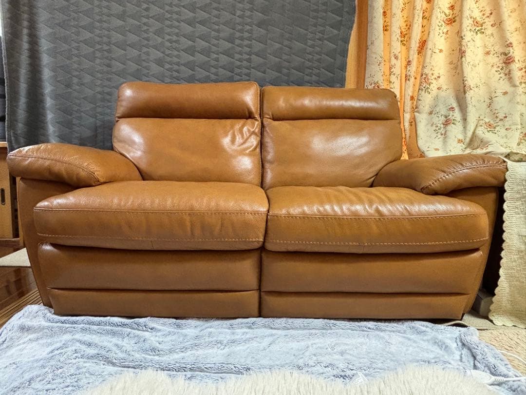 【本皮・送料込】ニトリ2人用右電動リクライニングソファ (ナツッジ社）