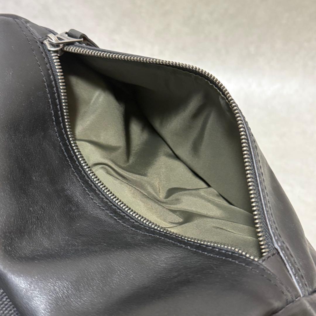 【DIESEL ディーゼル】バックパック　オールレザー　本革　ロゴプレート