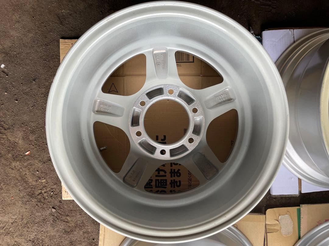 16インチ　6穴　ホイール　セット