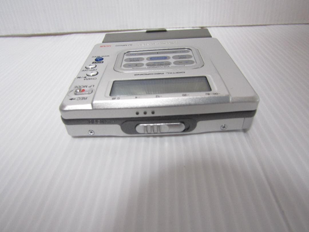 ポータブルプレーヤー A1866 Panasonic SJ-MR220