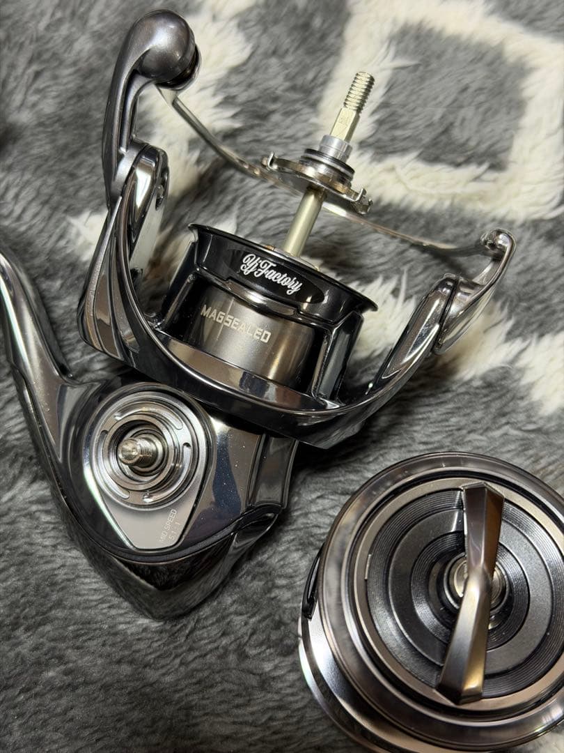 ダイワ 22イグジスト LT2500S 未使用品