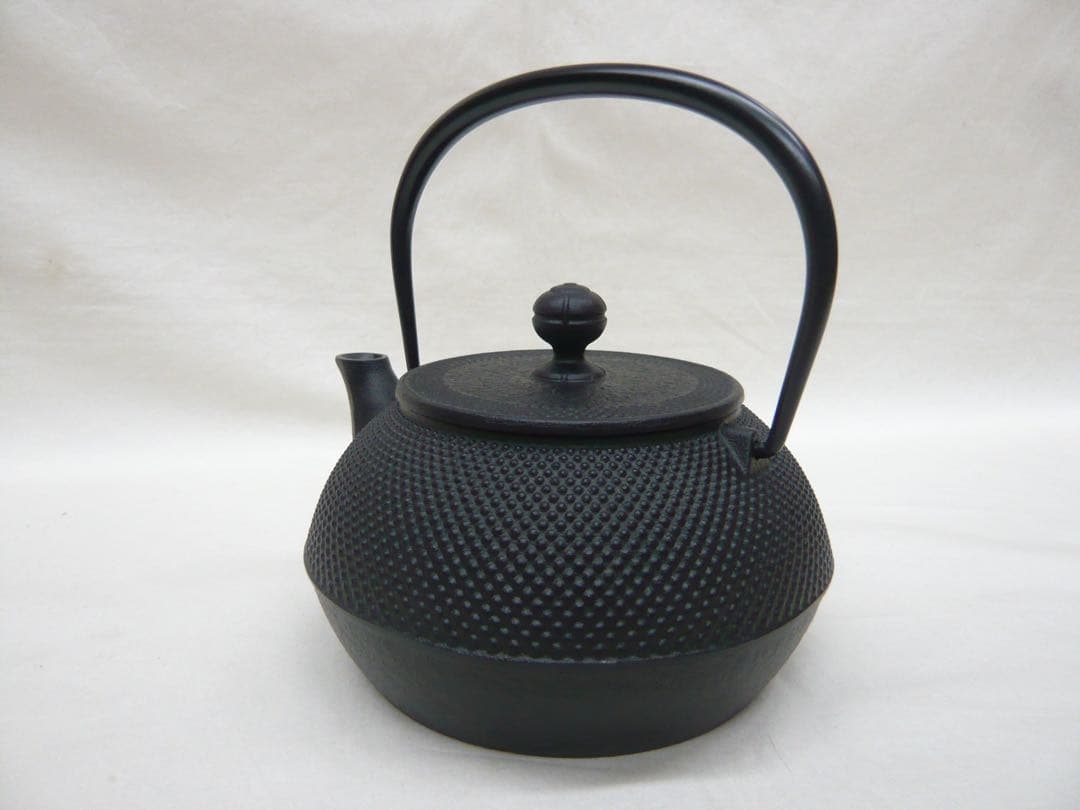 『鉄瓶 7型アラレ』満水900ml ガス・IH対応 南部鉄器 日本製