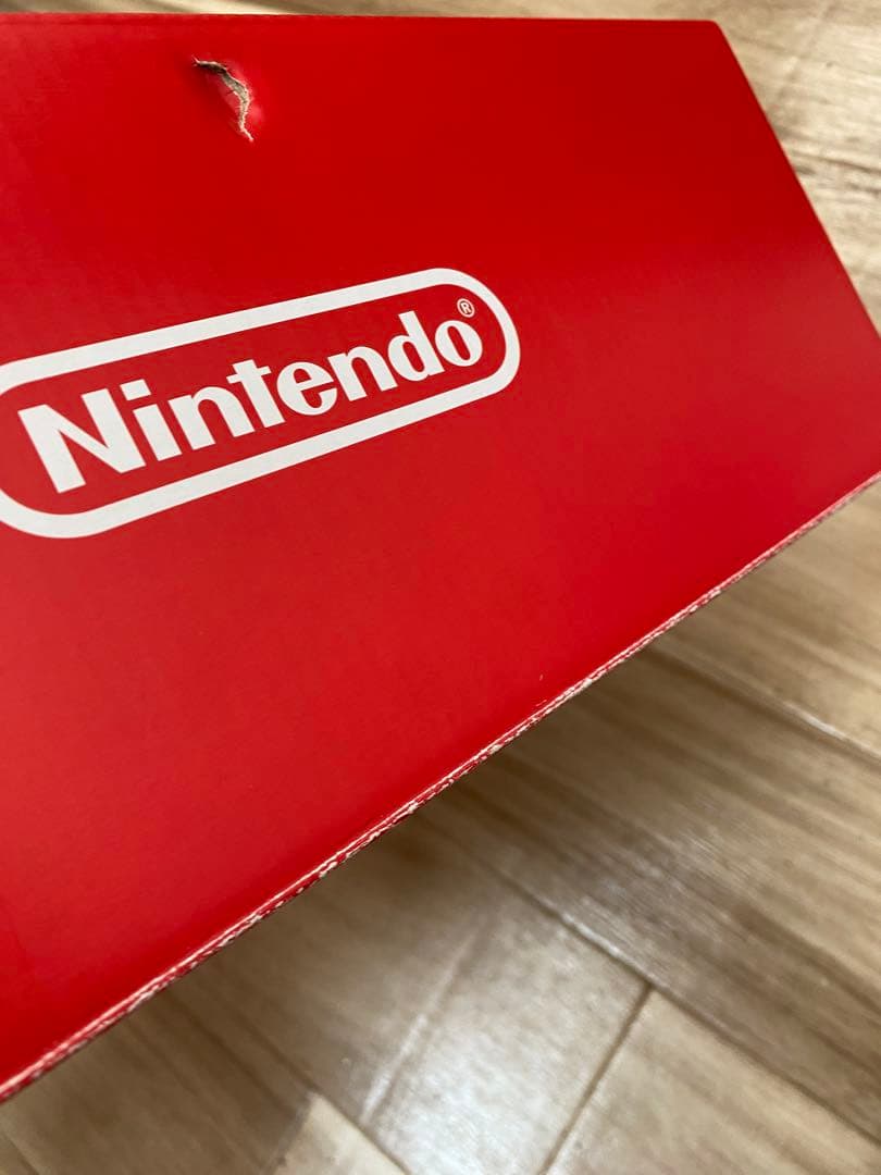 Nintendo Switch ニンテンドースイッチ本体　マリオレッド