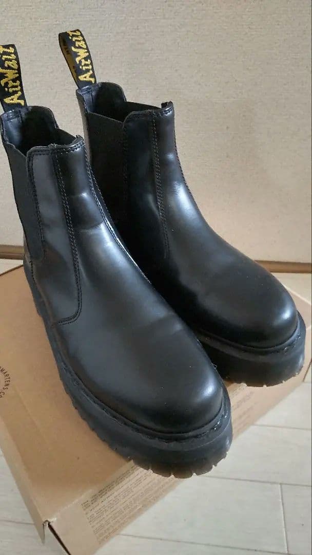 ベ*ン様 ドクターマーチン 厚底 チェルシー 黒 UK9 サイドゴアブーツ QU