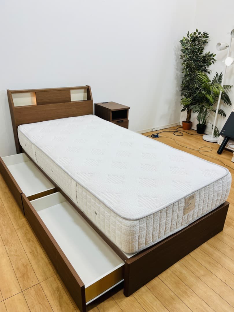 シングルベッド＋マットレス＋ヘッドボード・ナイトテーブル セット