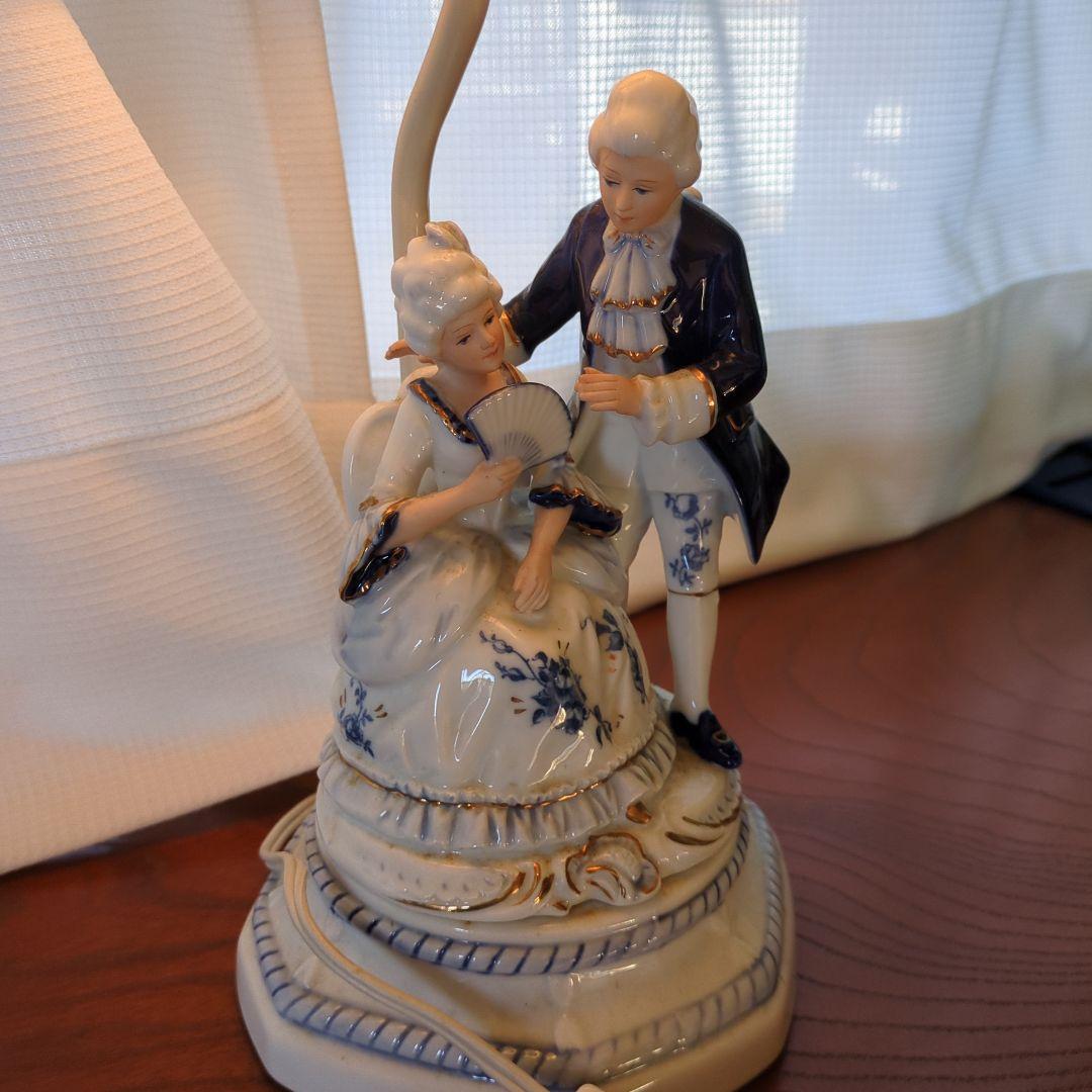 更に値下げ！アンティーク　ロココスタイル 陶器製ランプ 男女フィギュア付き