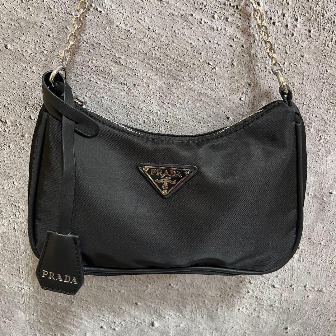 PRADA プラダ ノベルティ ショルダーバッグ　本日お値引き価格
