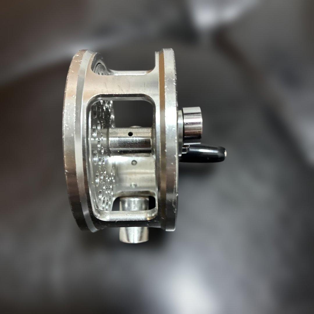 REVIEW PRODUCTS Revert I フライリール