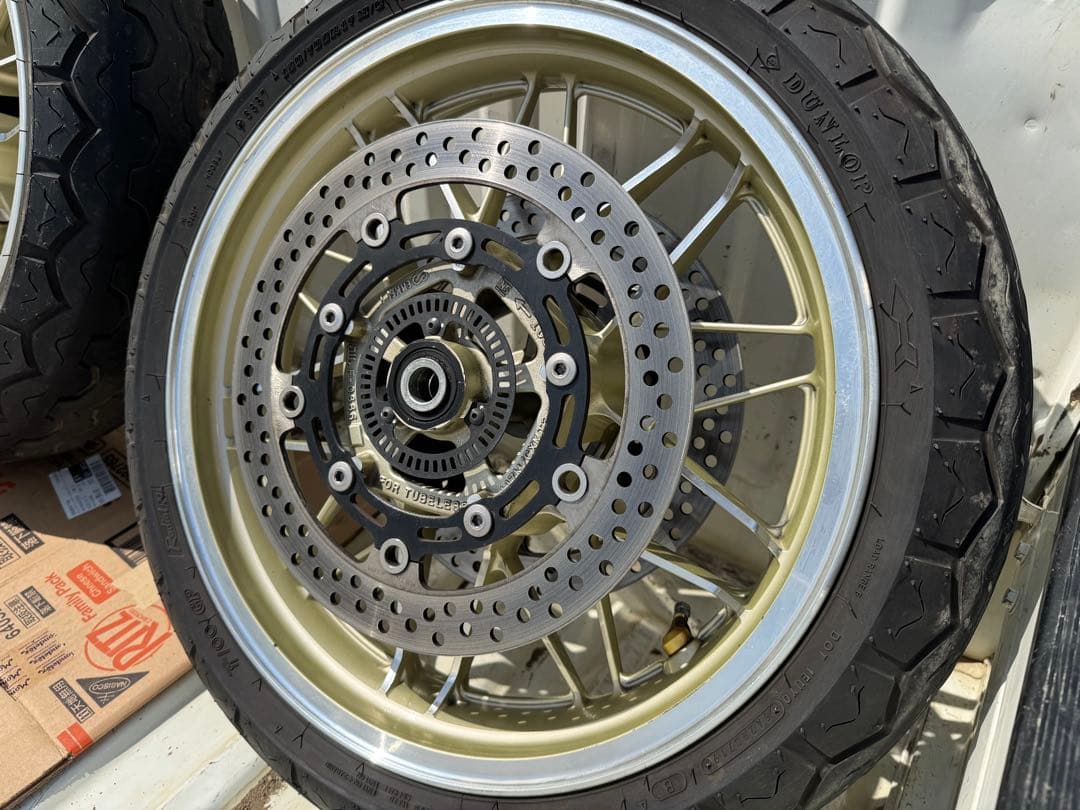 z900RSホイール 前後セット　純正業者塗装品　ゴールド