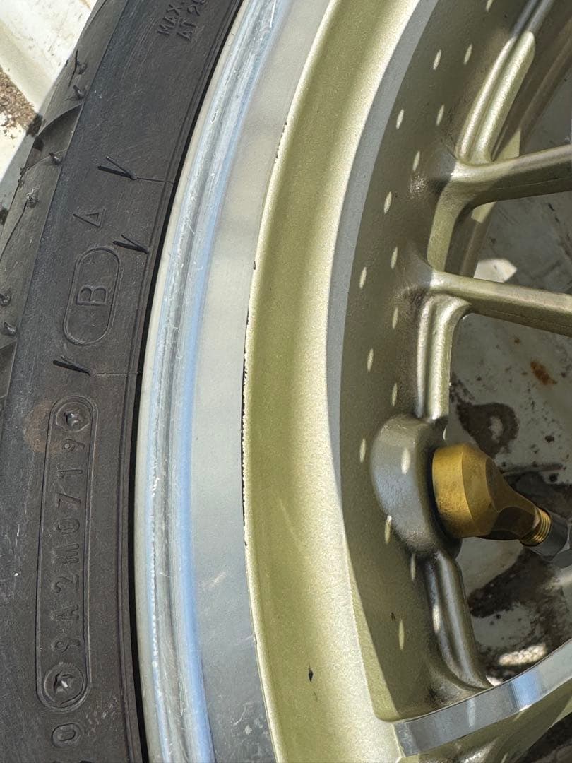 z900RSホイール 前後セット　純正業者塗装品　ゴールド