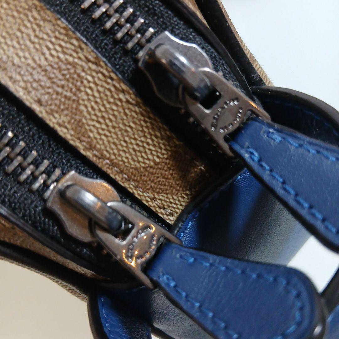 COACH ダブルジッパー バッグ　シグネチャー