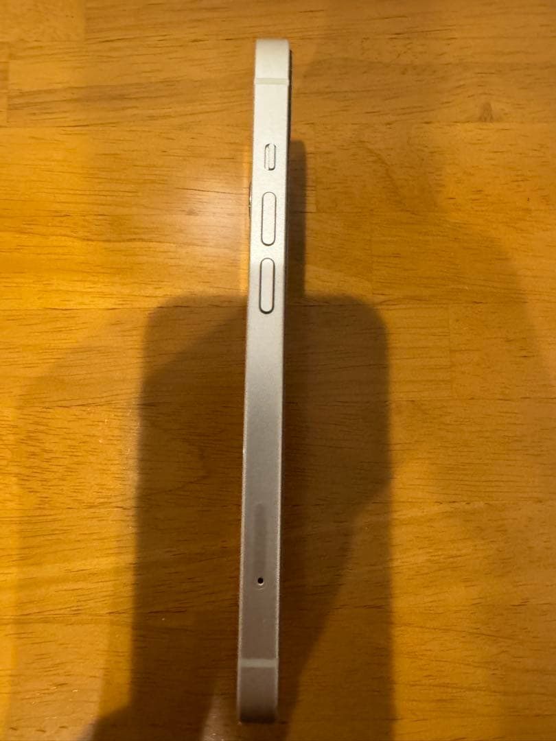 Apple iPhone13 スターライト 128GB 純正シリコンケース付き