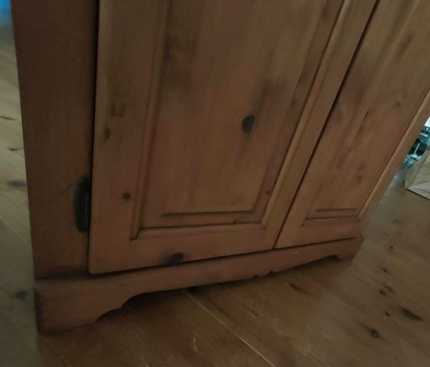 きょんきょんです　　送料込み　無垢パイン キャビネット アンティーク