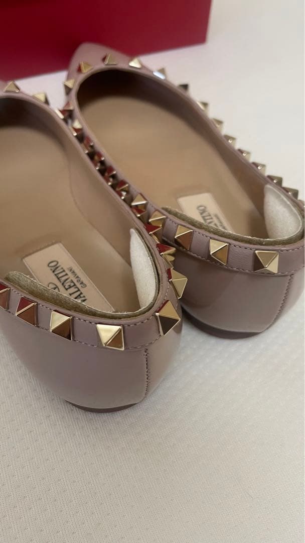 ヴァレンティノ ガラヴァーニ　ロックスタッズエナメル バレリーナ　パンプス