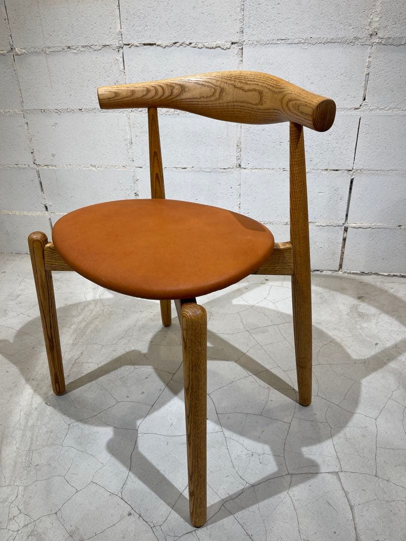 天然木無垢材　エルボーチェア　ダイニングチェア　本革　北欧スタイル　リプロダクト