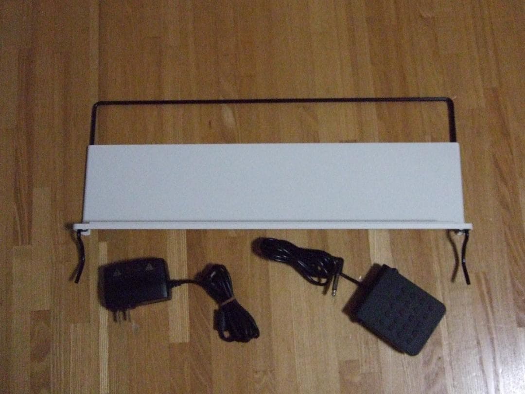 CASIO CT-S1WE 電子ピアノ カシオトーン ペダル付き　送料込み