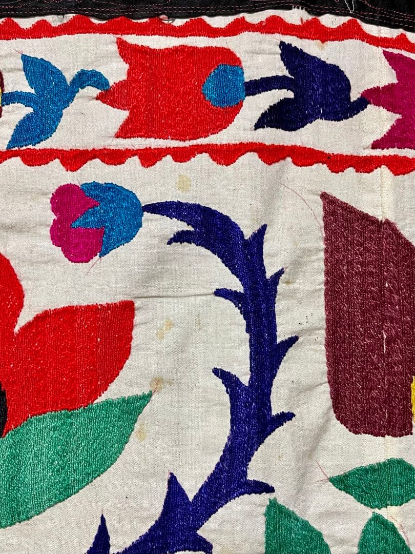 ウズベキスタン スザニ 刺繍 ビンテージ suzani 古布 壁掛け