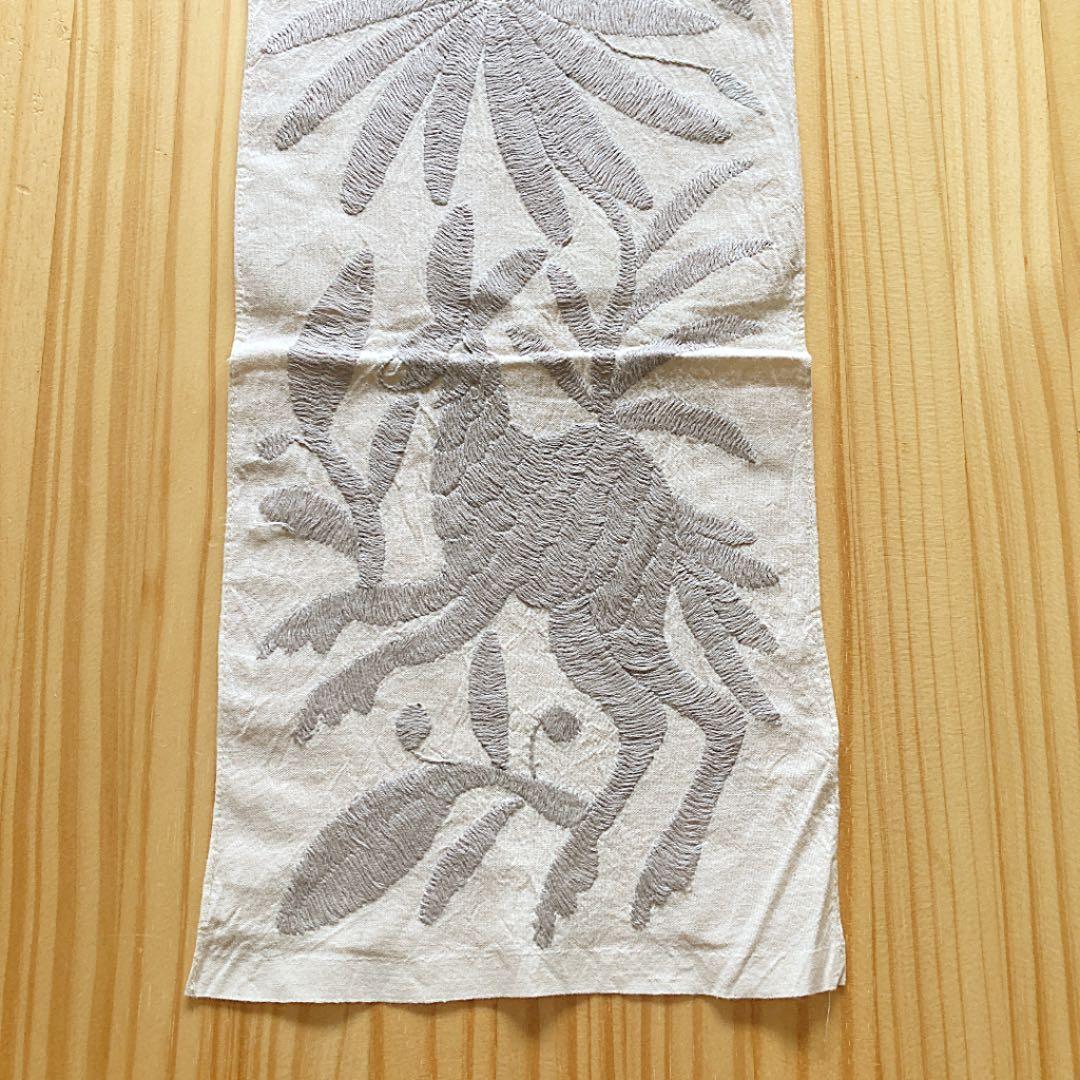 新品＊テーブルランナー＊グレー系＊オトミ刺繍＊メキシコ雑貨＊キッチン＊インテリア