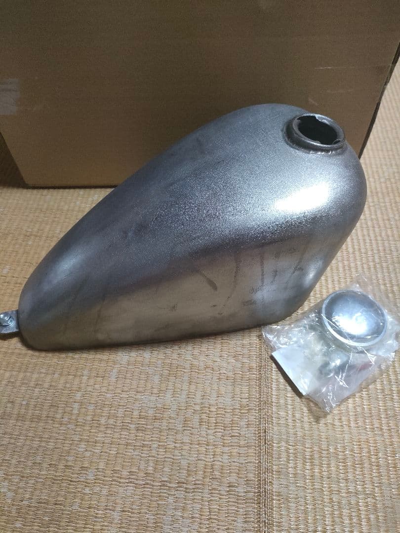 部品屋k＆w製 バルカン400 チョップドハイマウント スポーツスタータンク