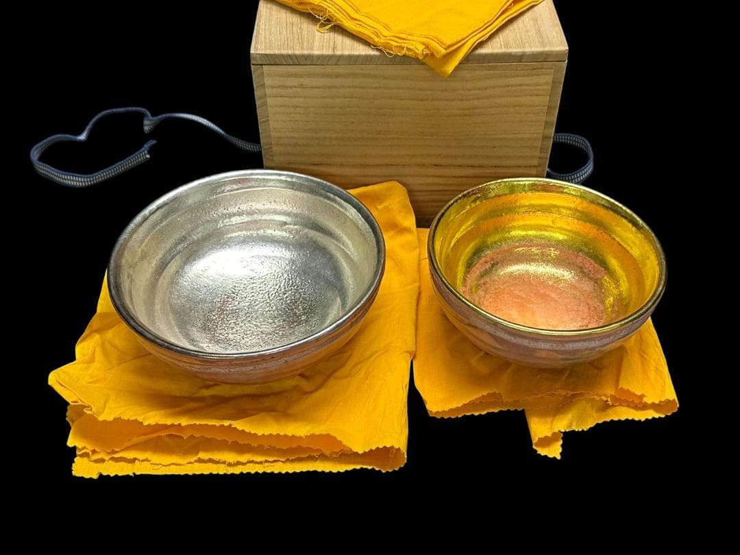 未使用品 嶋台茶碗 松楽作 金色 銀色 茶碗2個 楽焼き 楽茶碗 共布 共箱入り