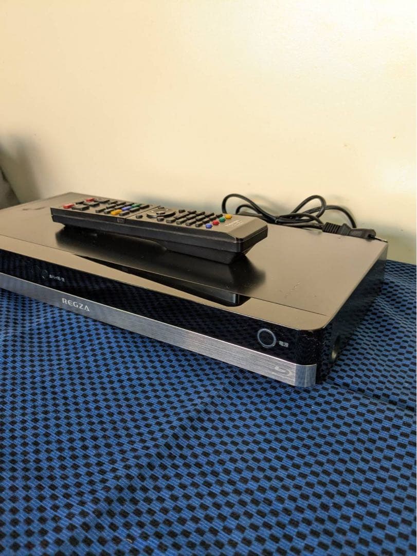 TOSHIBA ブラックブルーレイレコーダー