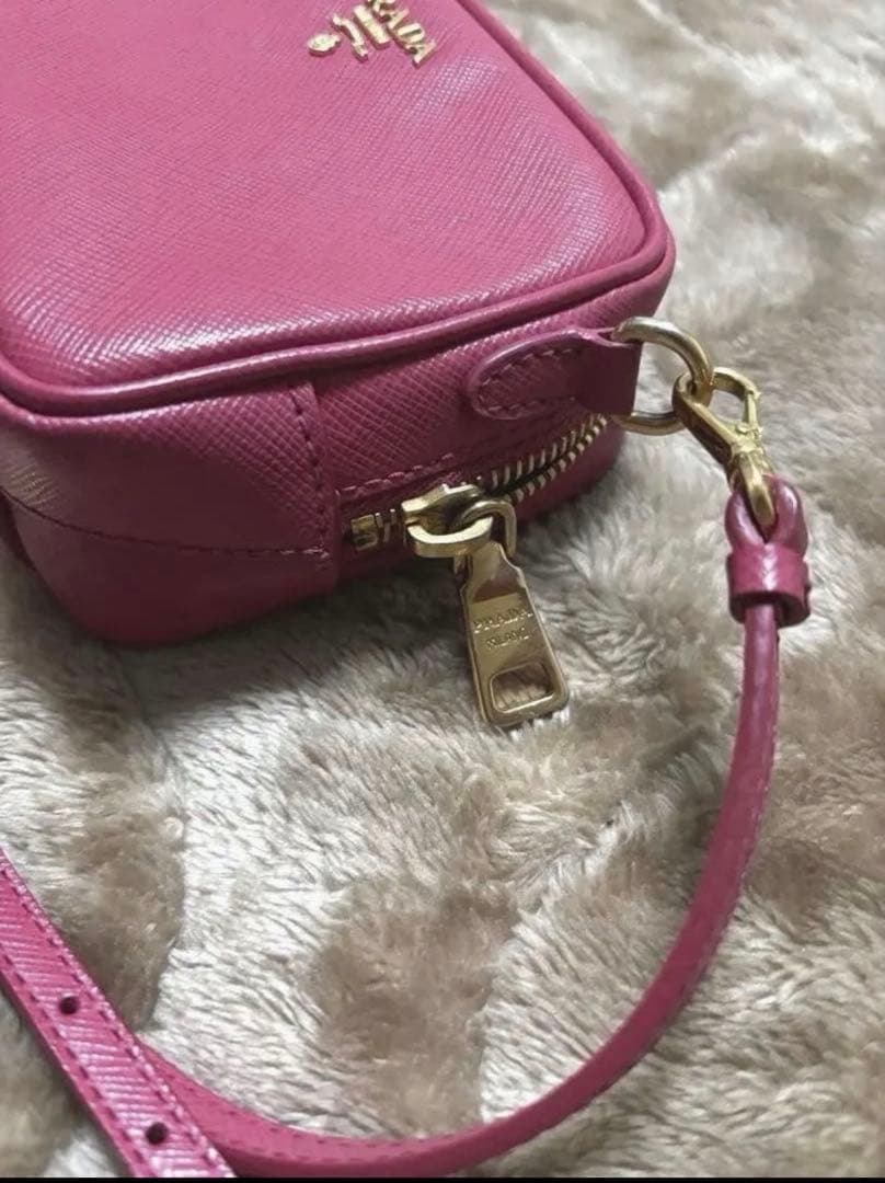 あーちゃん♡専用です。 PRADA ピンク ショルダーバッグ 美品