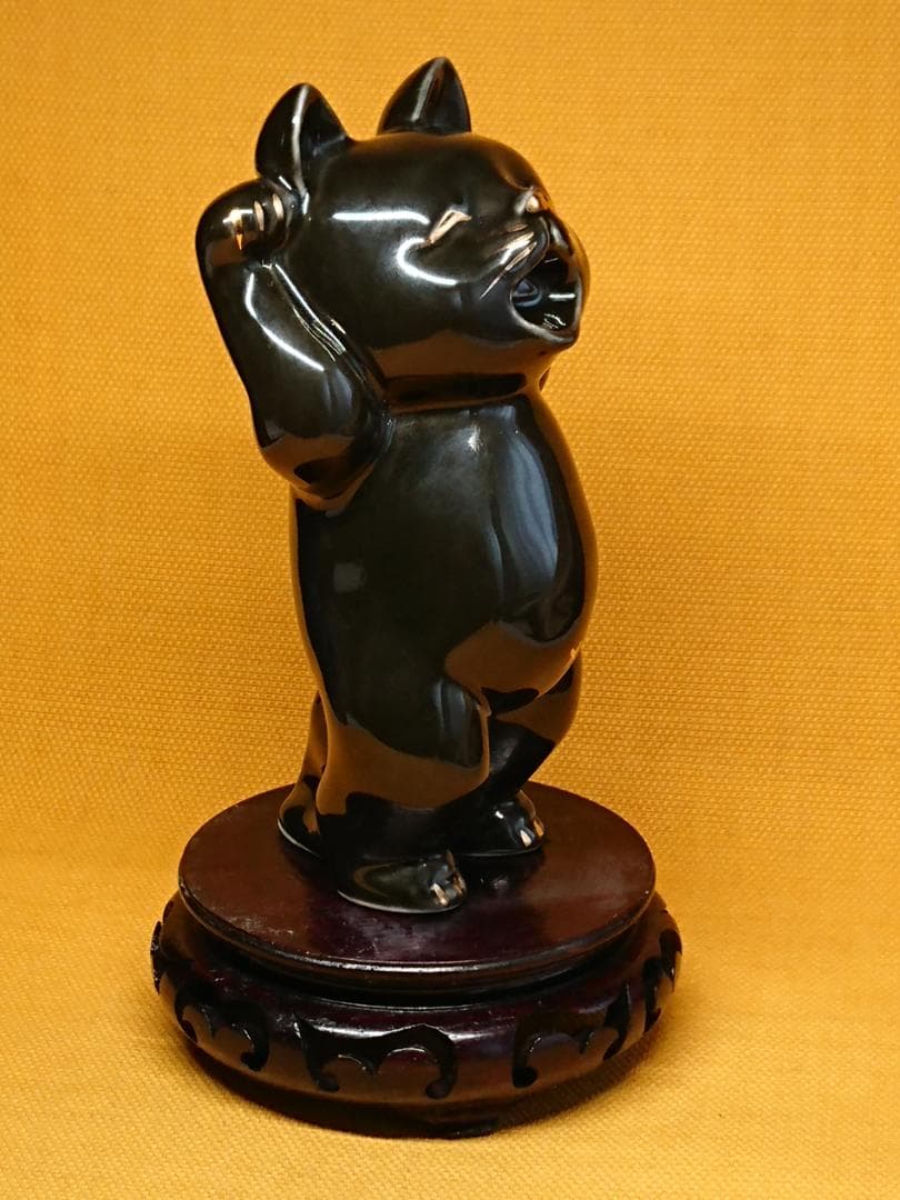 【美品】猫　黒猫　招き猫　陶器　置物　インテリア　工芸品　美術品　A3352