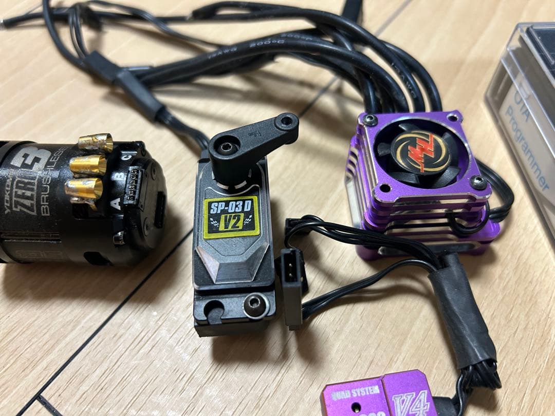 ドリラジ　ESC hobbywing ヨコモSPー03DV2 ジャイロV4