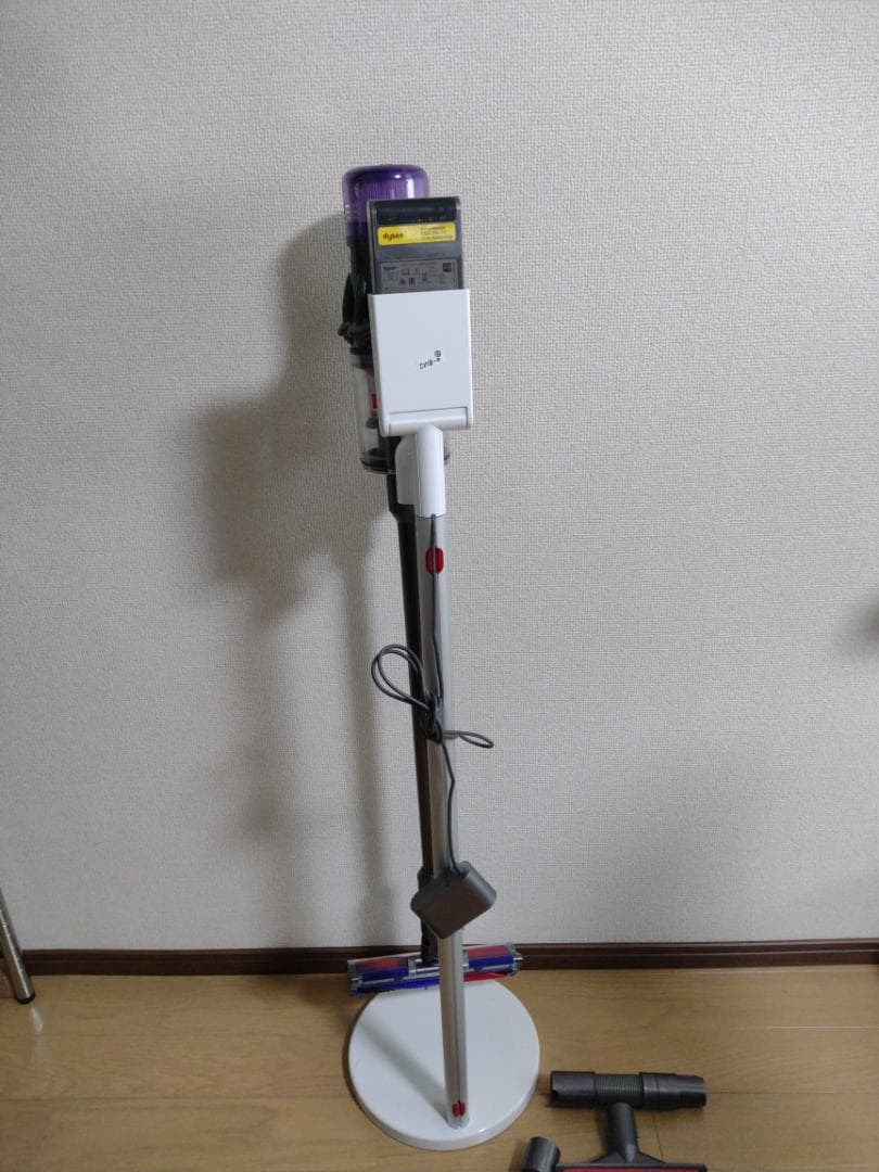 ダイソン★digital slim★SV18★バッテリー新品と同等★スタンド付2