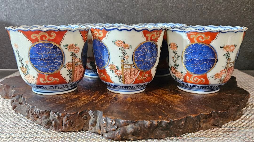 明治時代　古伊万里　錦手　金彩色絵　瑠璃金彩丸文様　花の図　そば猪口　湯呑5客