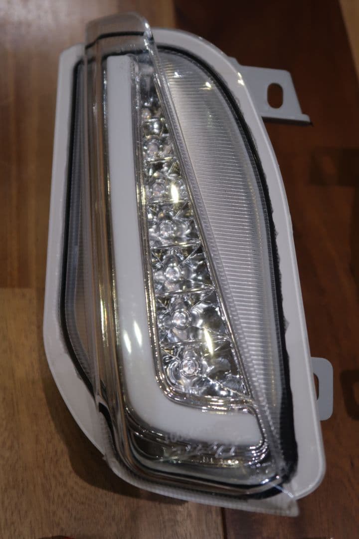 Revier プリウスα 前期　デイライト LED Ver.2